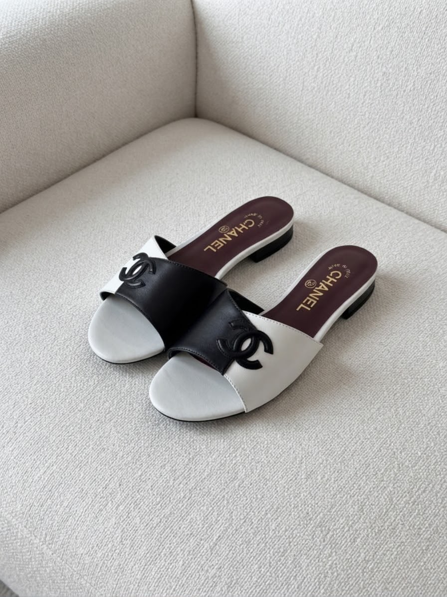 Chanel Two-Tone Leather CC Logo Flat Sandals
