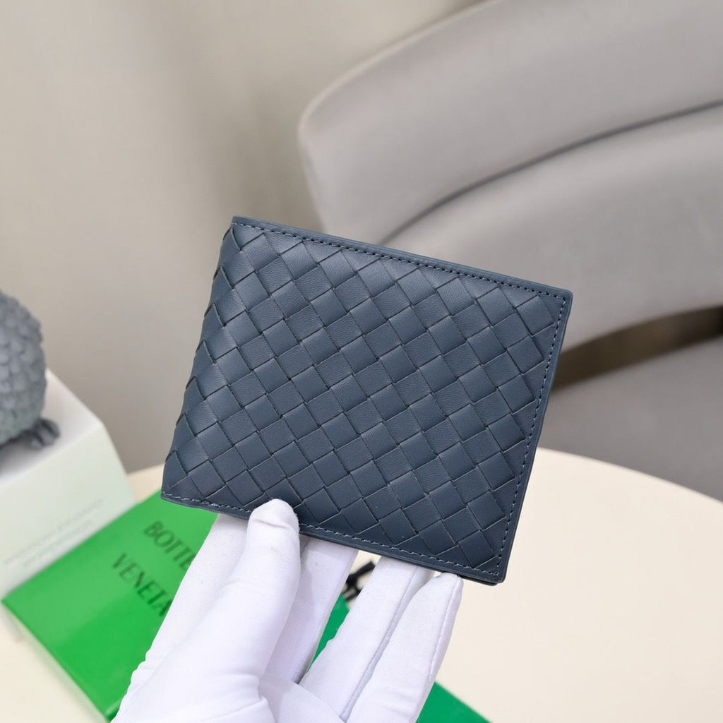 Bottega Veneta – Intrecciato Bi-Fold Wallet