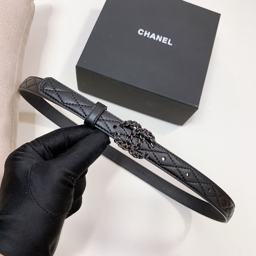 CHANEL — CC Chain Buckle Belt