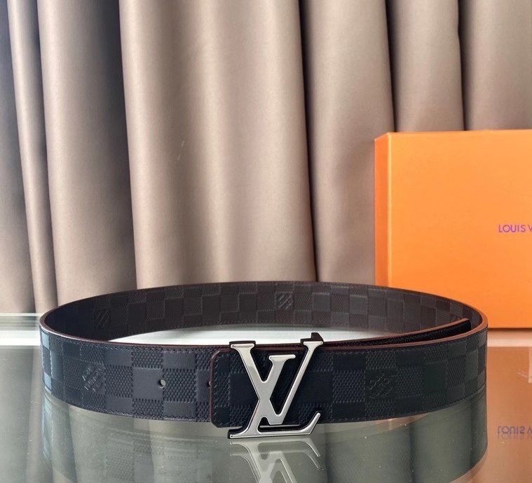 Louis Vuitton – LV Initiales 40mm Reversible Belt