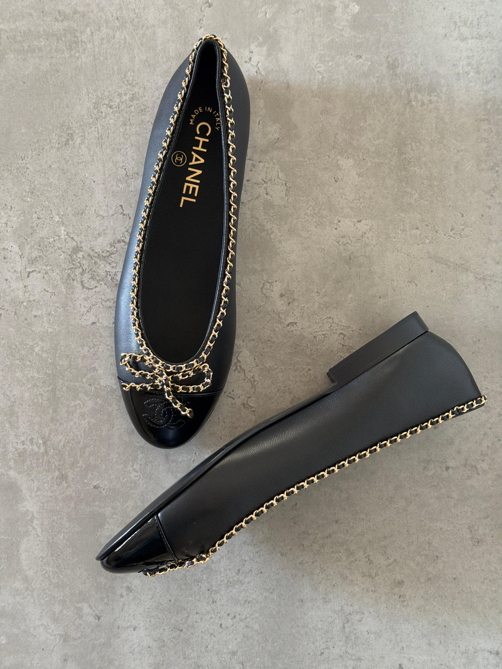 CHANEL Chain-Trim Ballet Flats