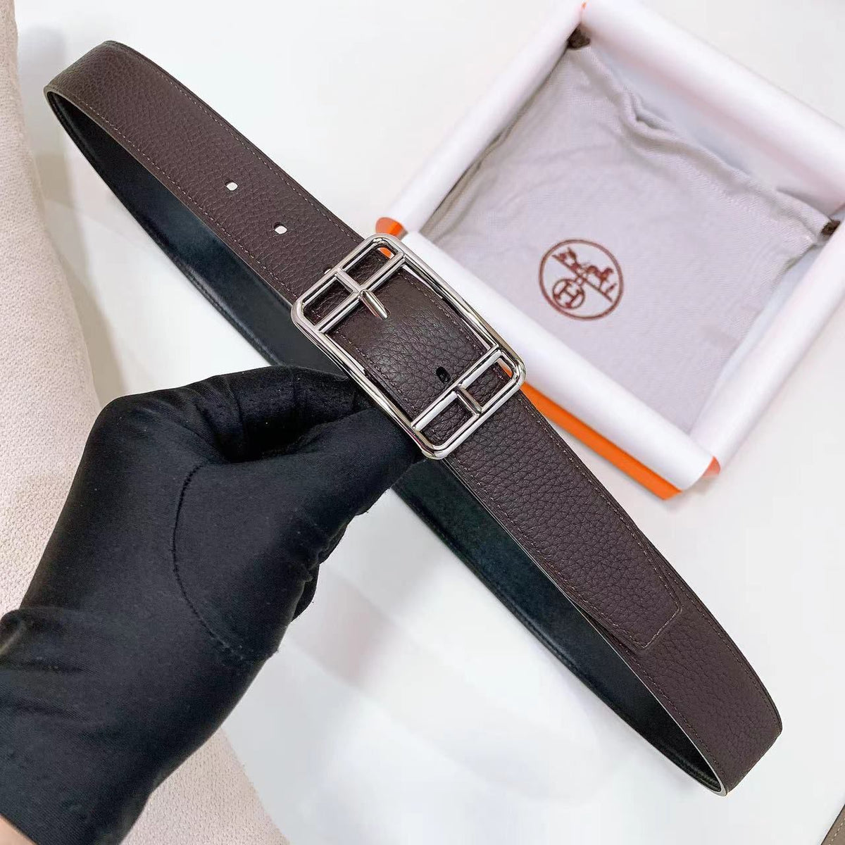 Hermès – Royal belt buckle & Reversible leather