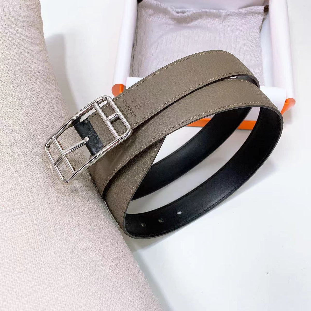 Hermès – Royal belt buckle & Reversible leather
