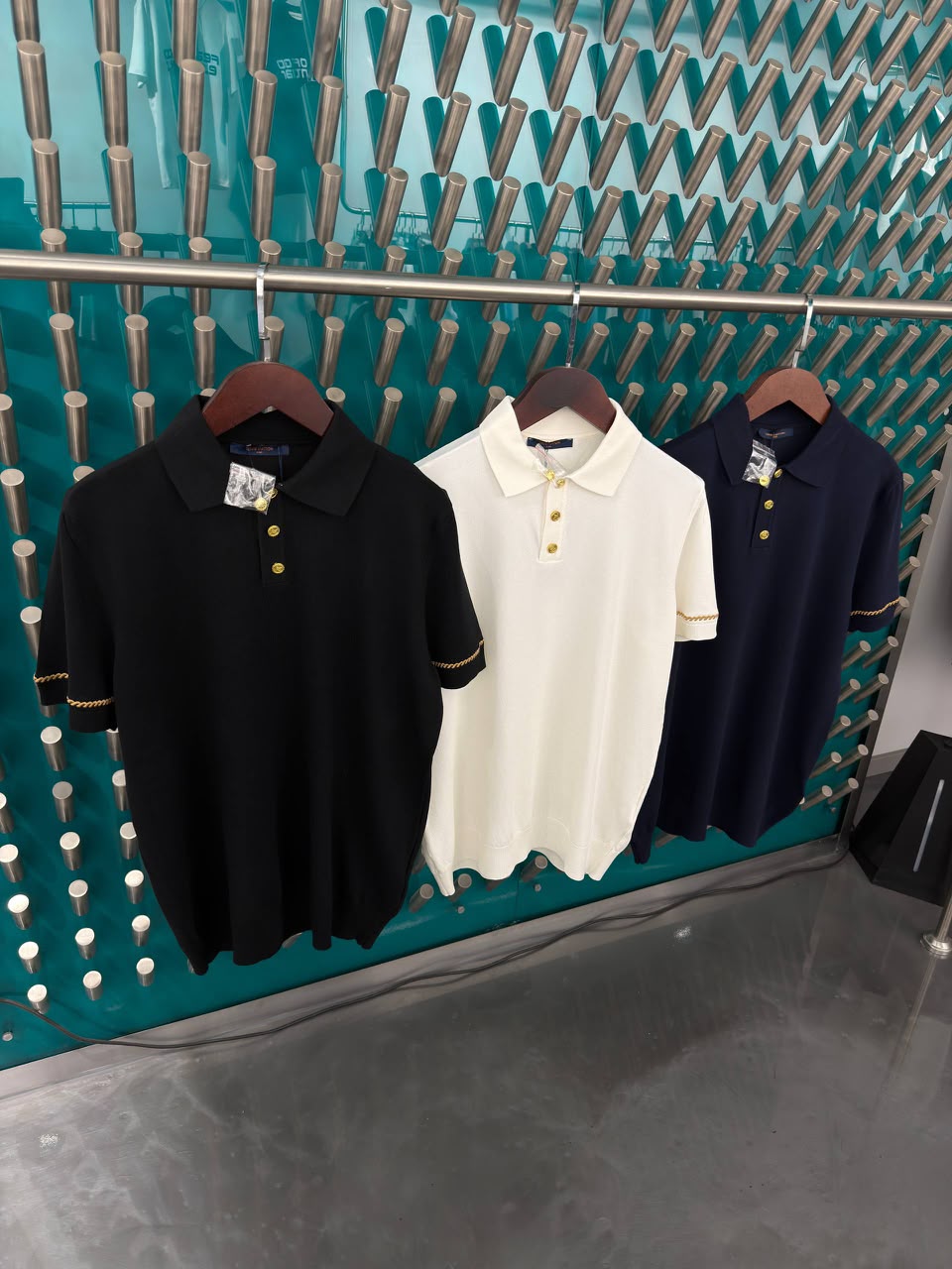 Louis Vuitton Signature Chain Detail Short-Sleeved Knit Polo Shirt