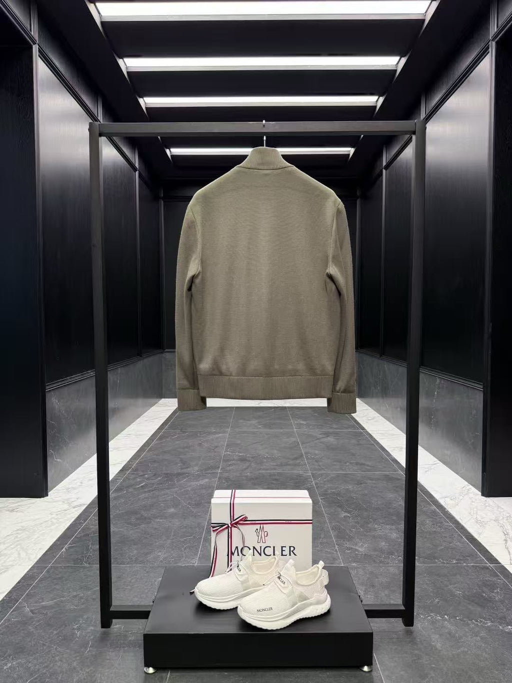 MONCLER Quilted-Front Chest-Pocket Zip Jacket