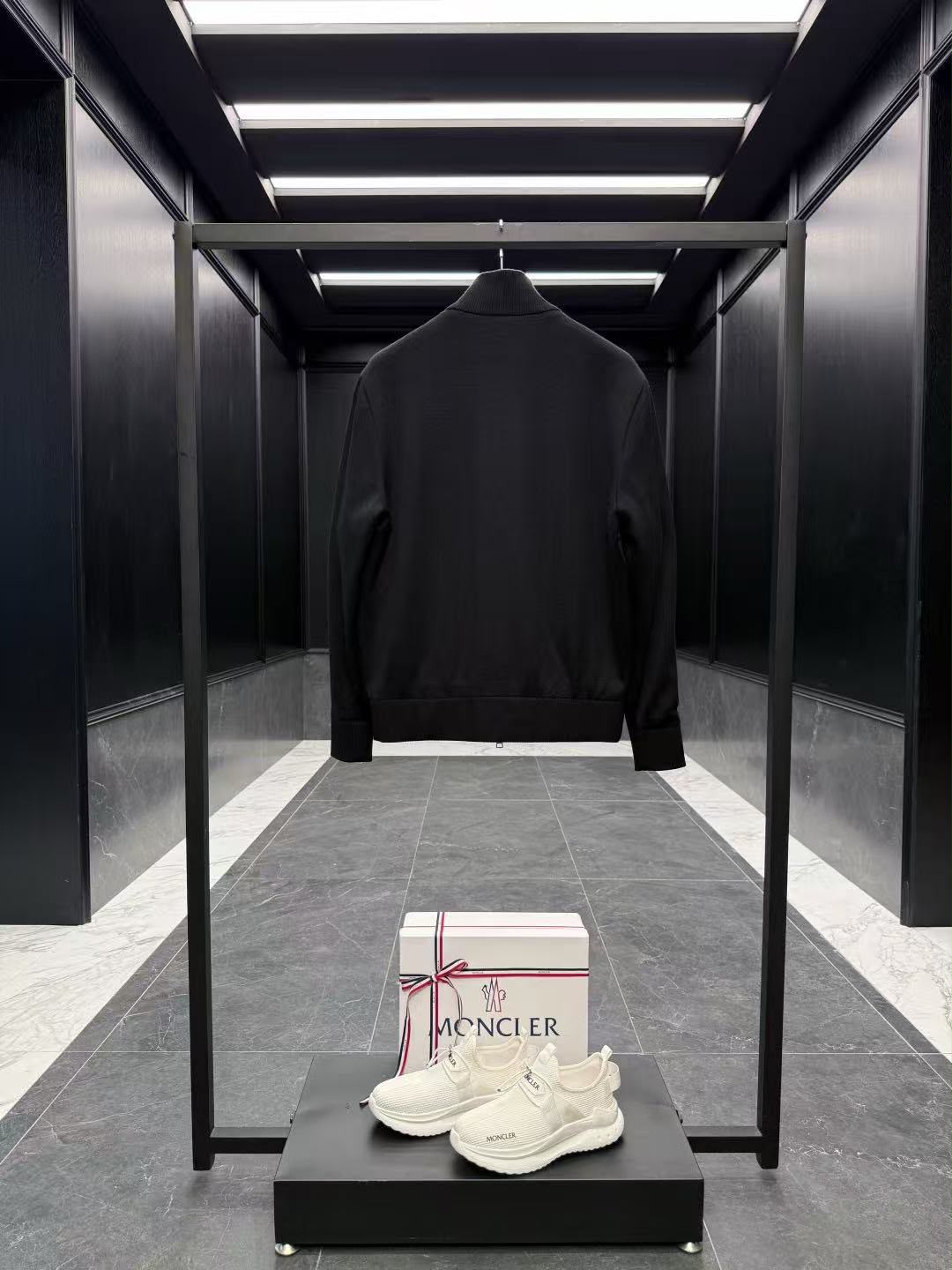 MONCLER Quilted-Front Chest-Pocket Zip Jacket