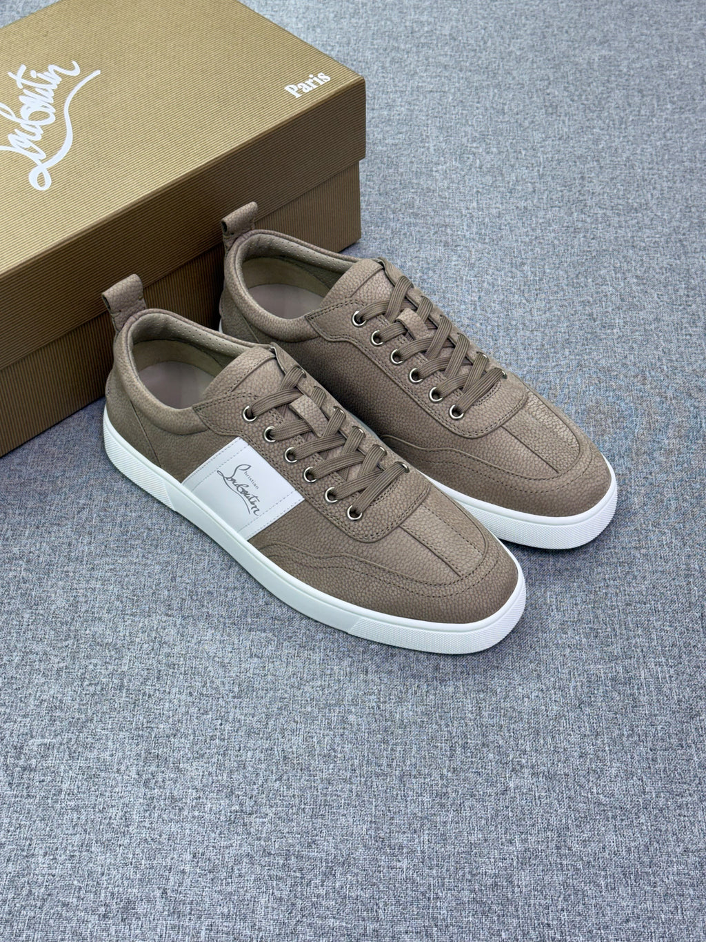 Christian Louboutin Logo-Panel Low-Top Sneakers