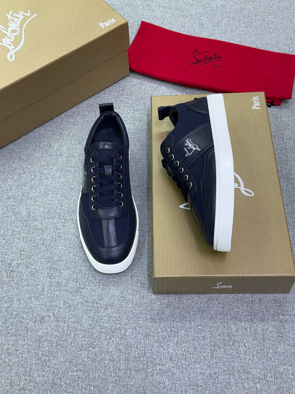 Christian Louboutin Logo-Panel Low-Top Sneakers