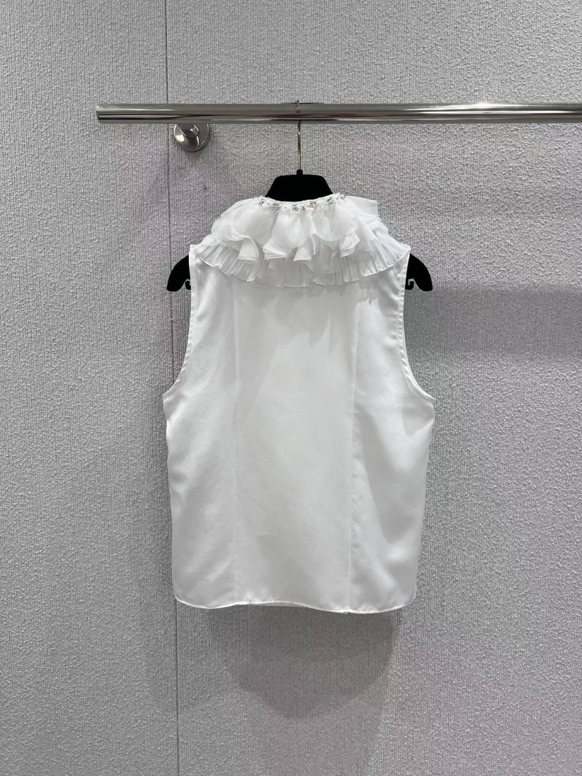 CHANEL Ruffle-Collar Sleeveless Blouse