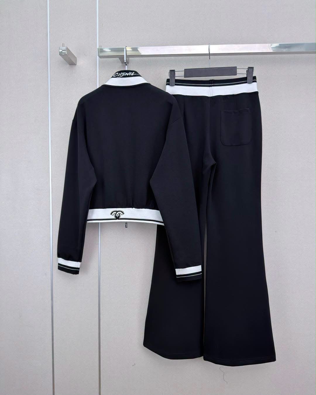 CHANEL Contrast-Trim Zip Jacket and Wide-Leg Trousers Tracksuit