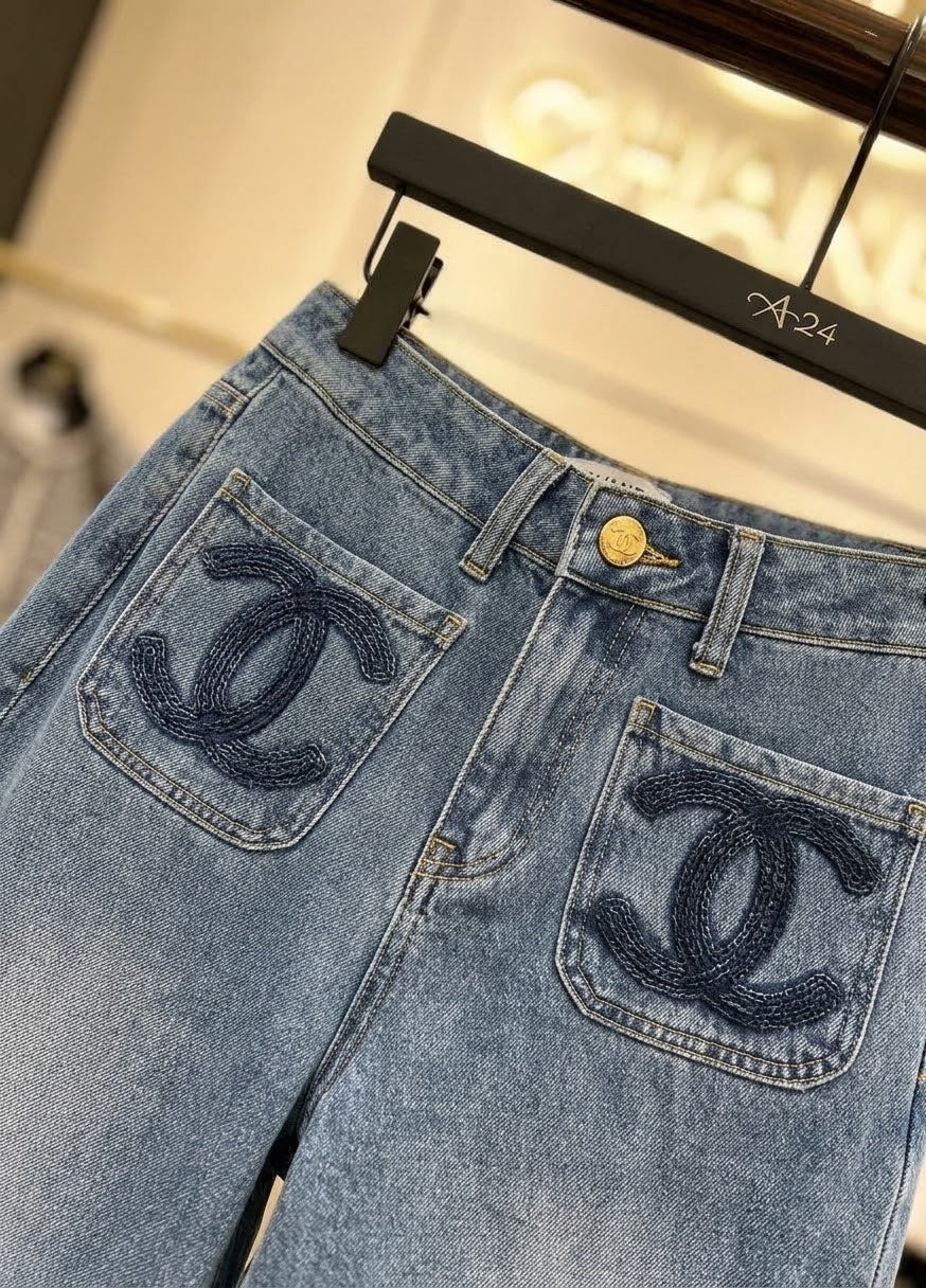 CHANEL Logo-Pocket Wide-Leg Jeans