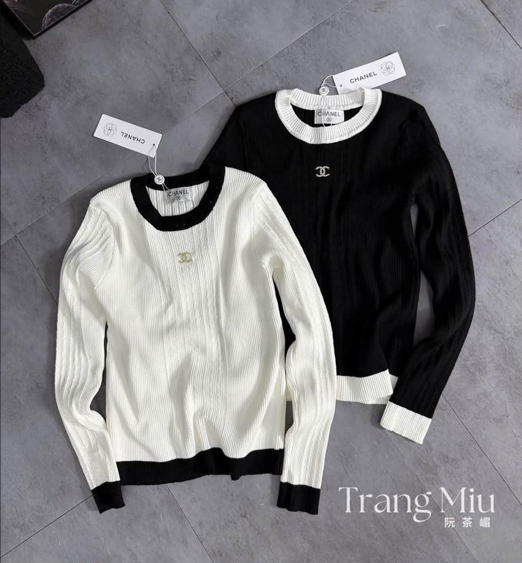 CHANEL Contrast-Trim Long-Sleeve Knit Top