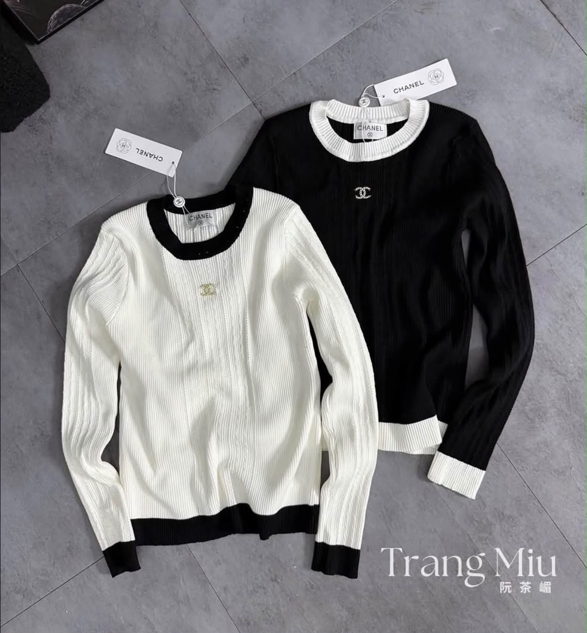 CHANEL Contrast-Trim Long-Sleeve Knit Top