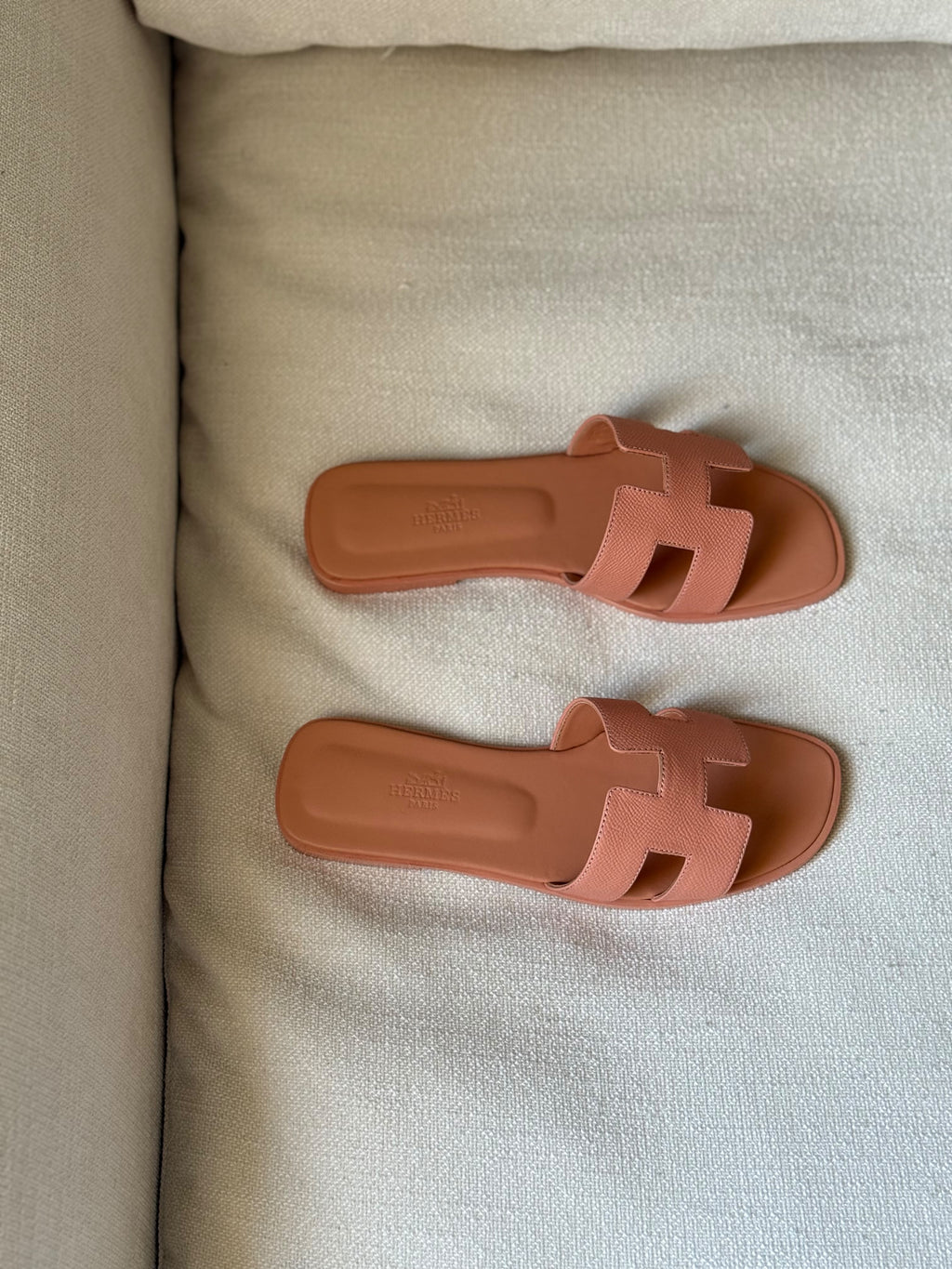 HERMES H-Cutout Flat Slides - Pink and Tan
