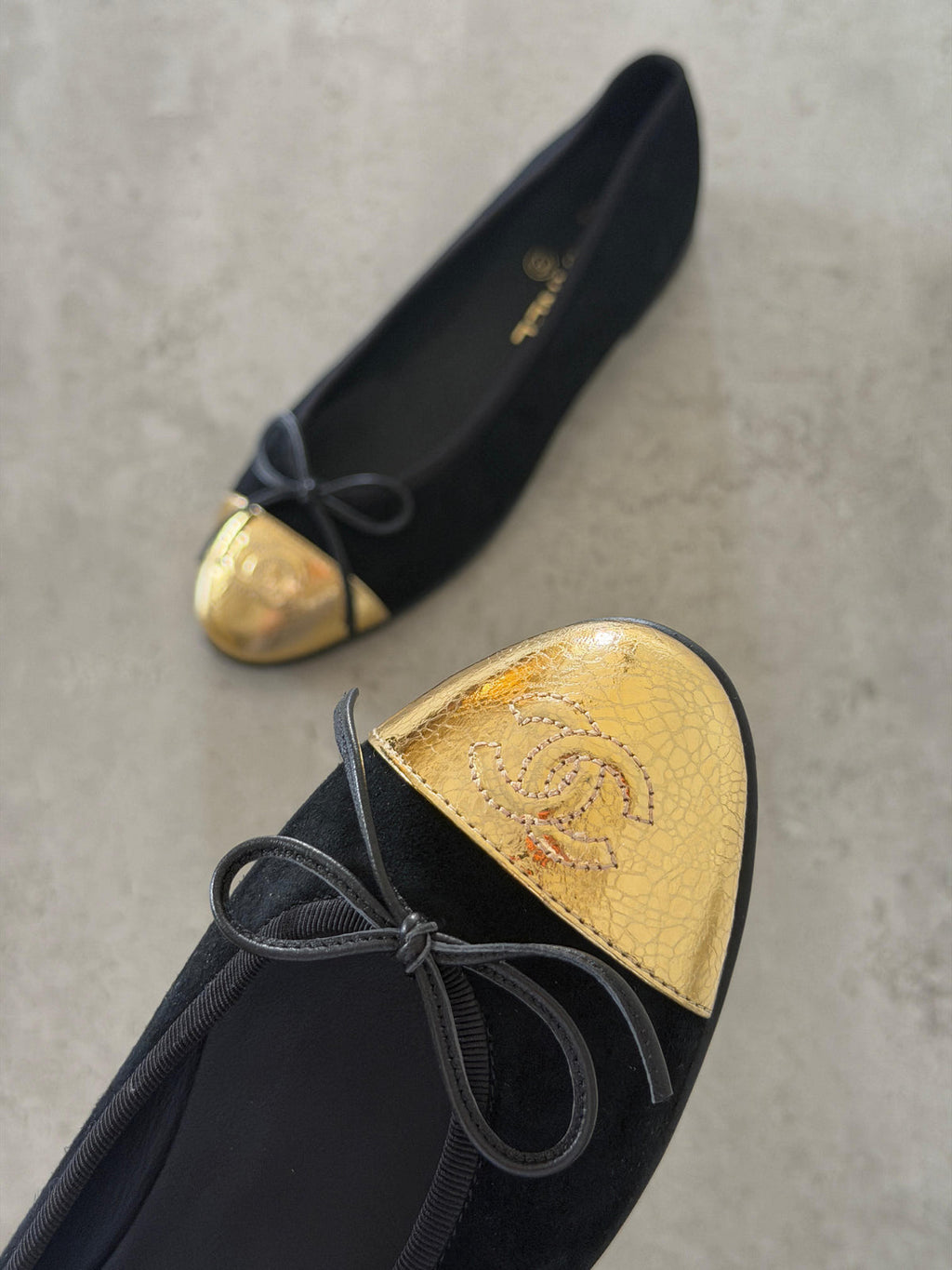 Chanel Black/Gold Leather CC Cap Toe Bow Ballet
