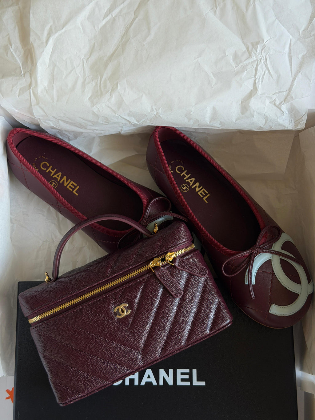 Chanel vanity bag with chain