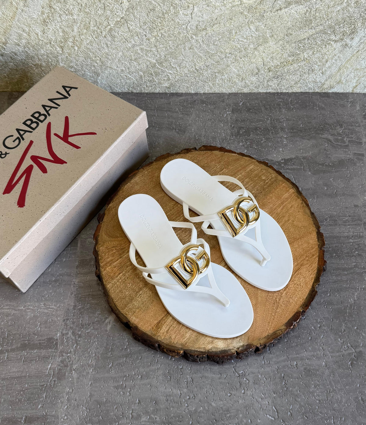 Dolce&Gabbana DG Thong sandals