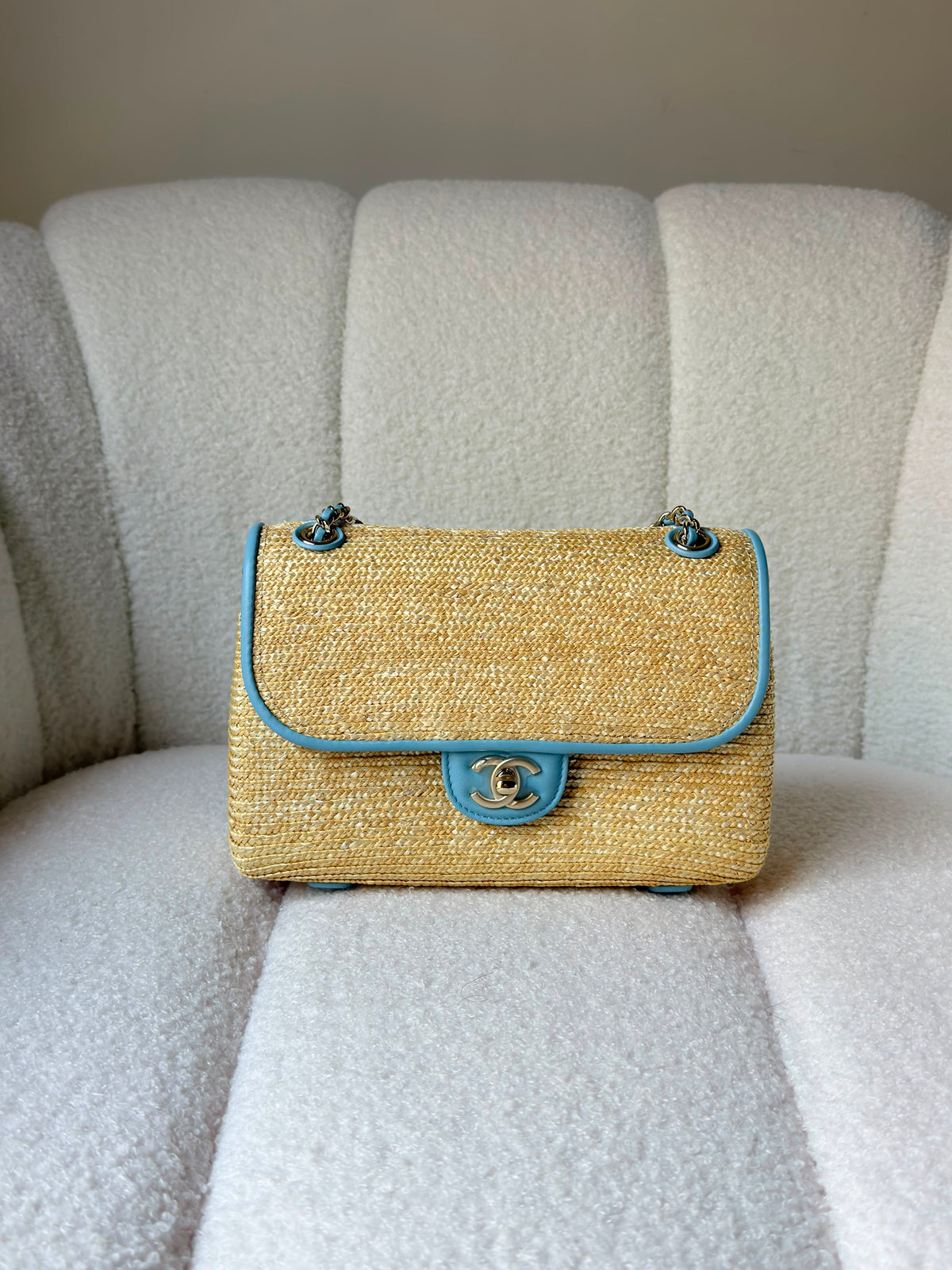 Chanel Flap Bag in Beige Braided Raffia and Black Lambskin (23 Cm)