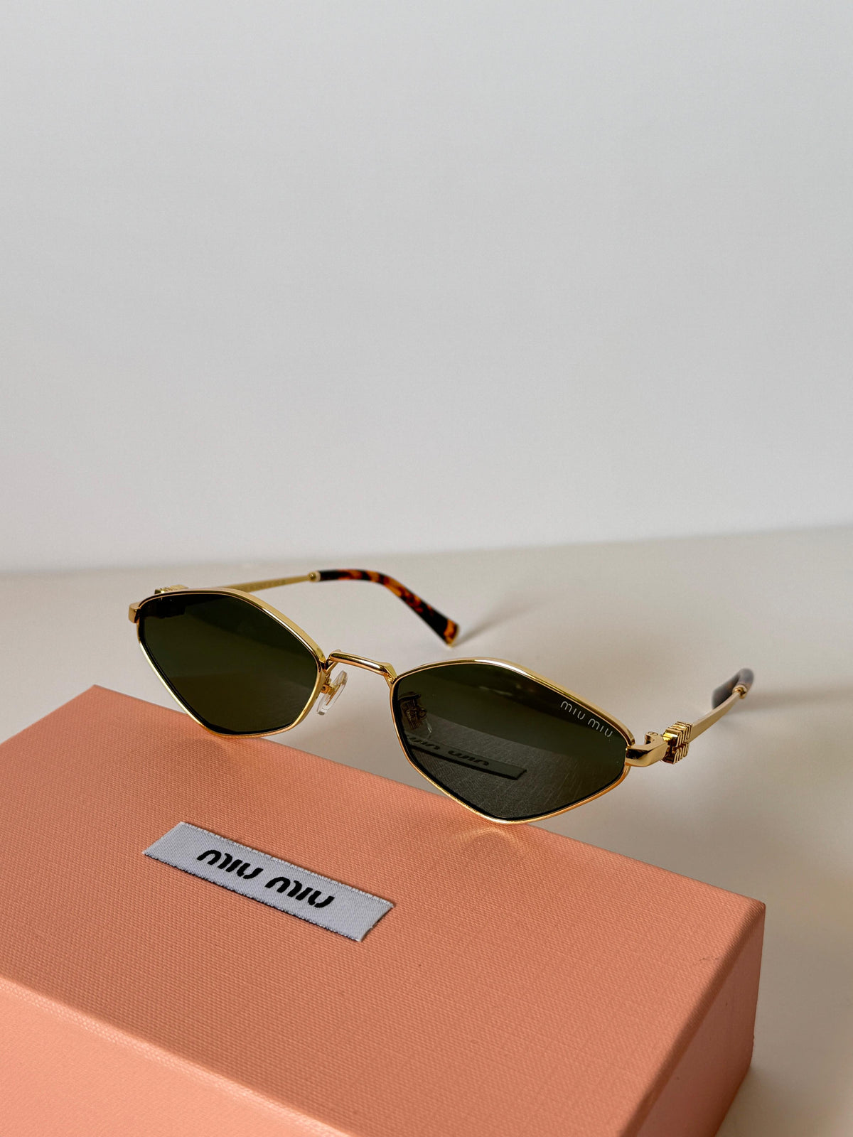 MIU MIU SUNGLASSES