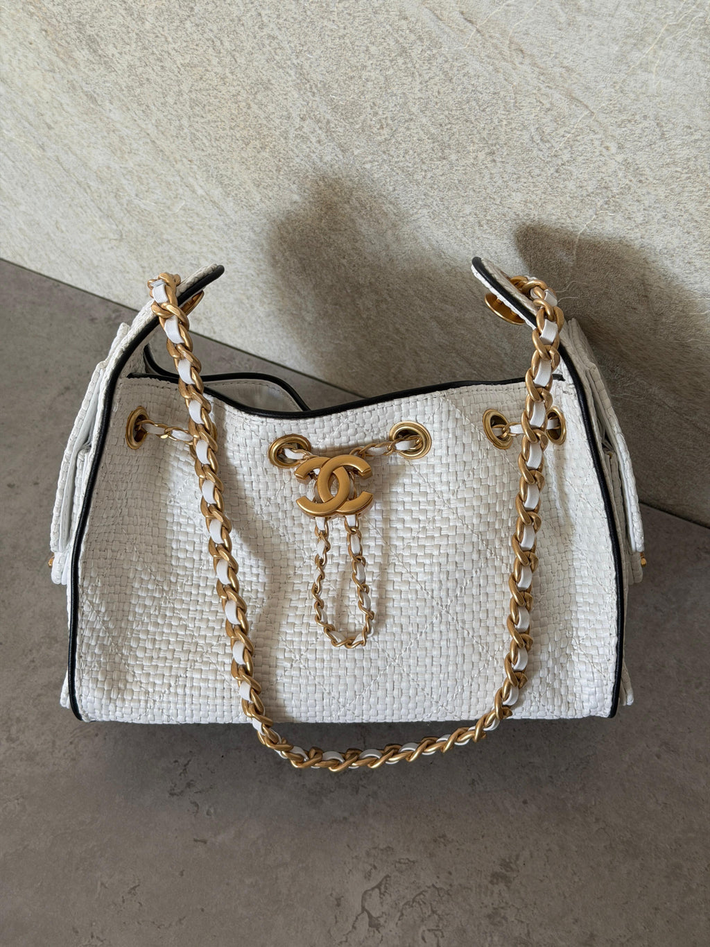 Chanel hobo Small 22cm
Raffia