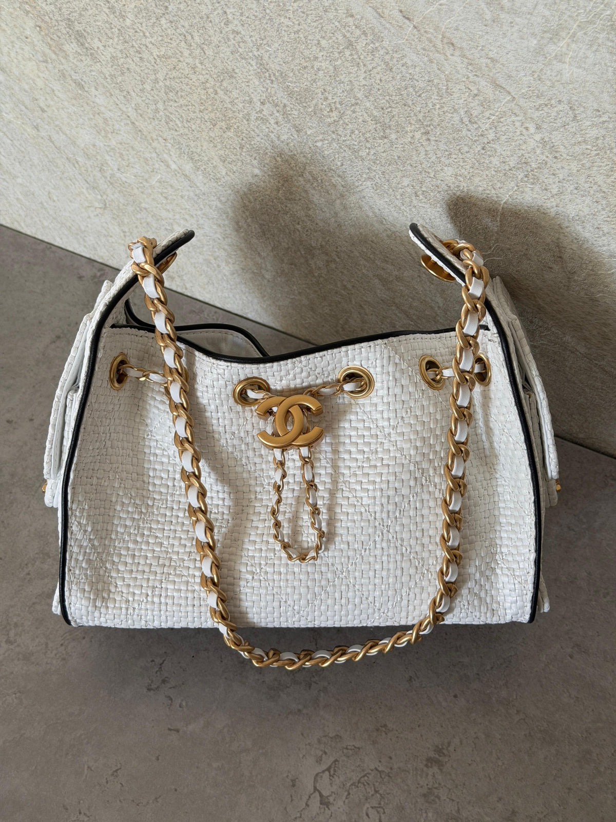 Chanel hobo Small 22cm
Raffia