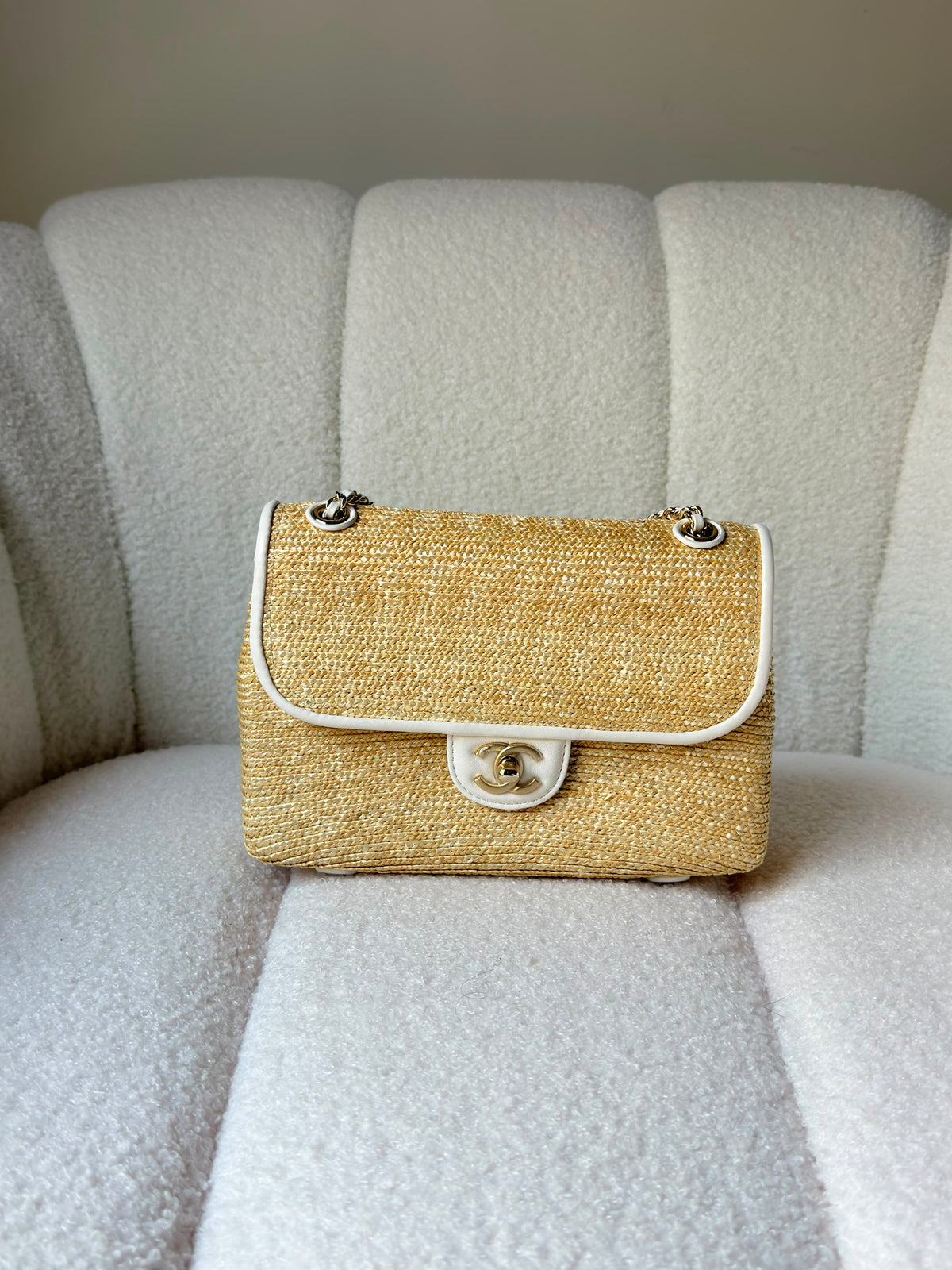 Chanel Flap Bag in Beige Braided Raffia and Black Lambskin (23 Cm)