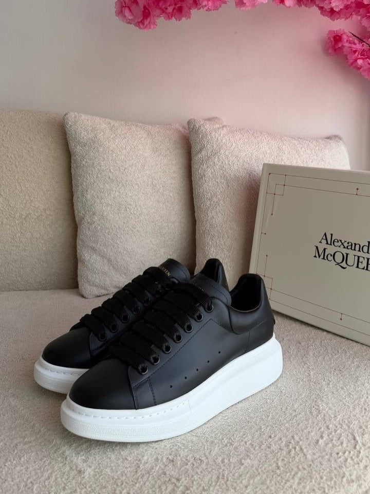 Alexander McQueen Oversized sneakers