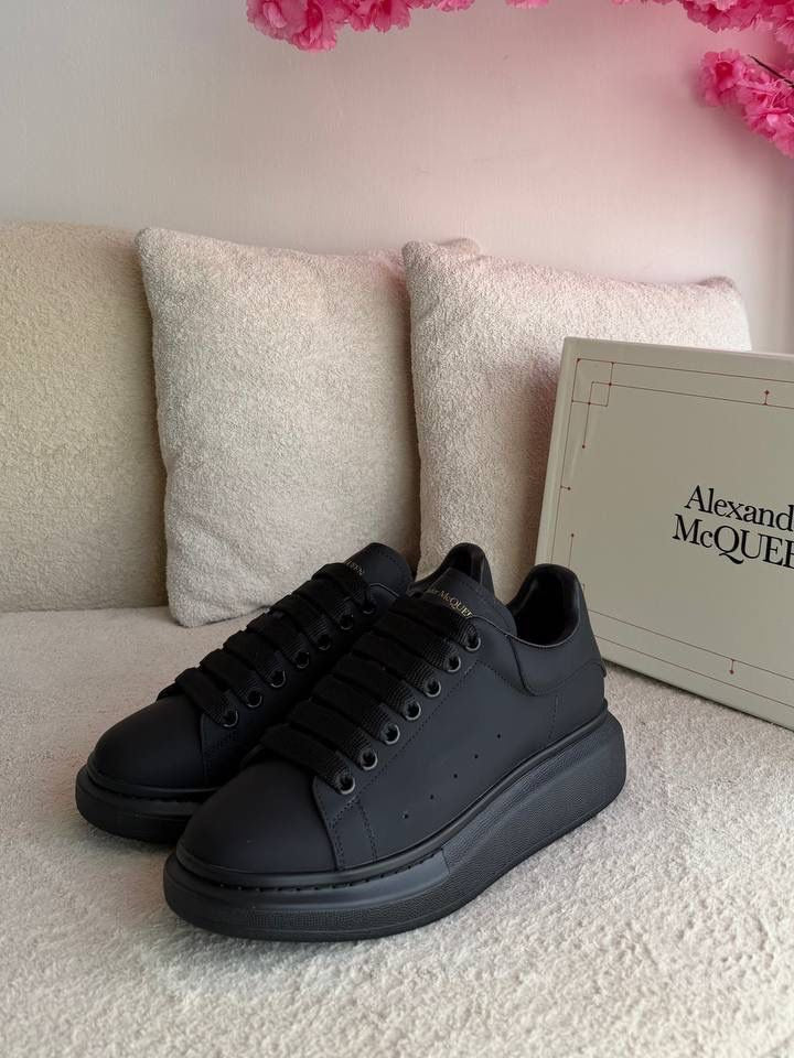 Alexander McQueen Oversized sneakers