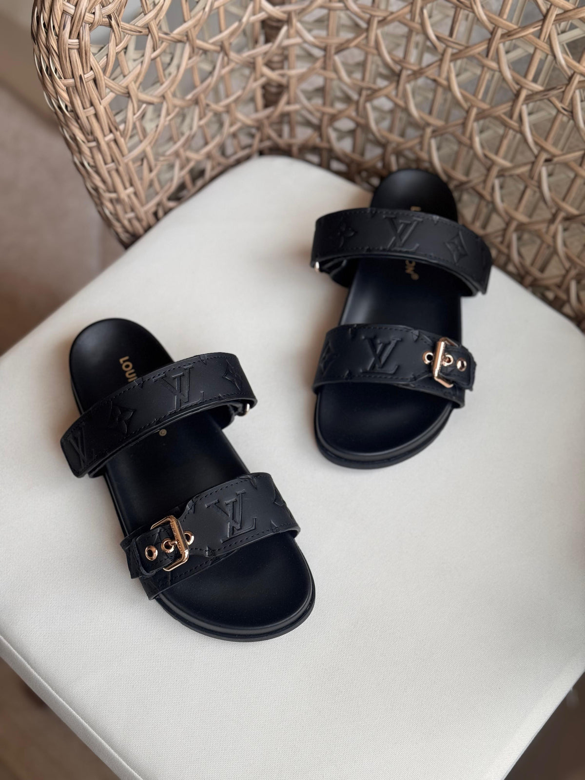 Louis Vuitton Pre-Loved Bom Dia flat sandals
