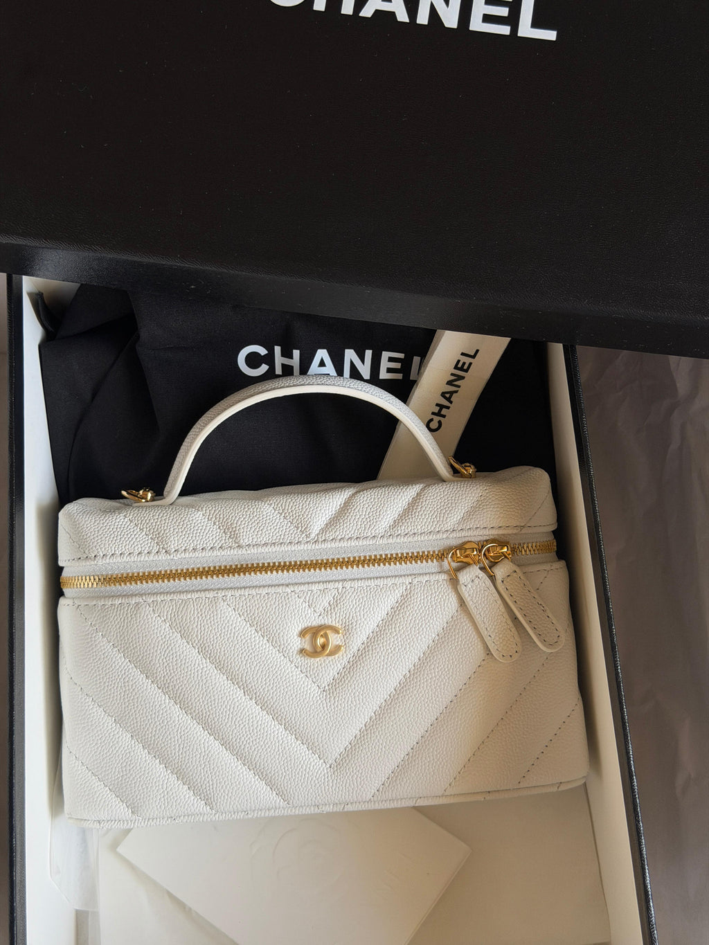 Chanel vanity bag with chain