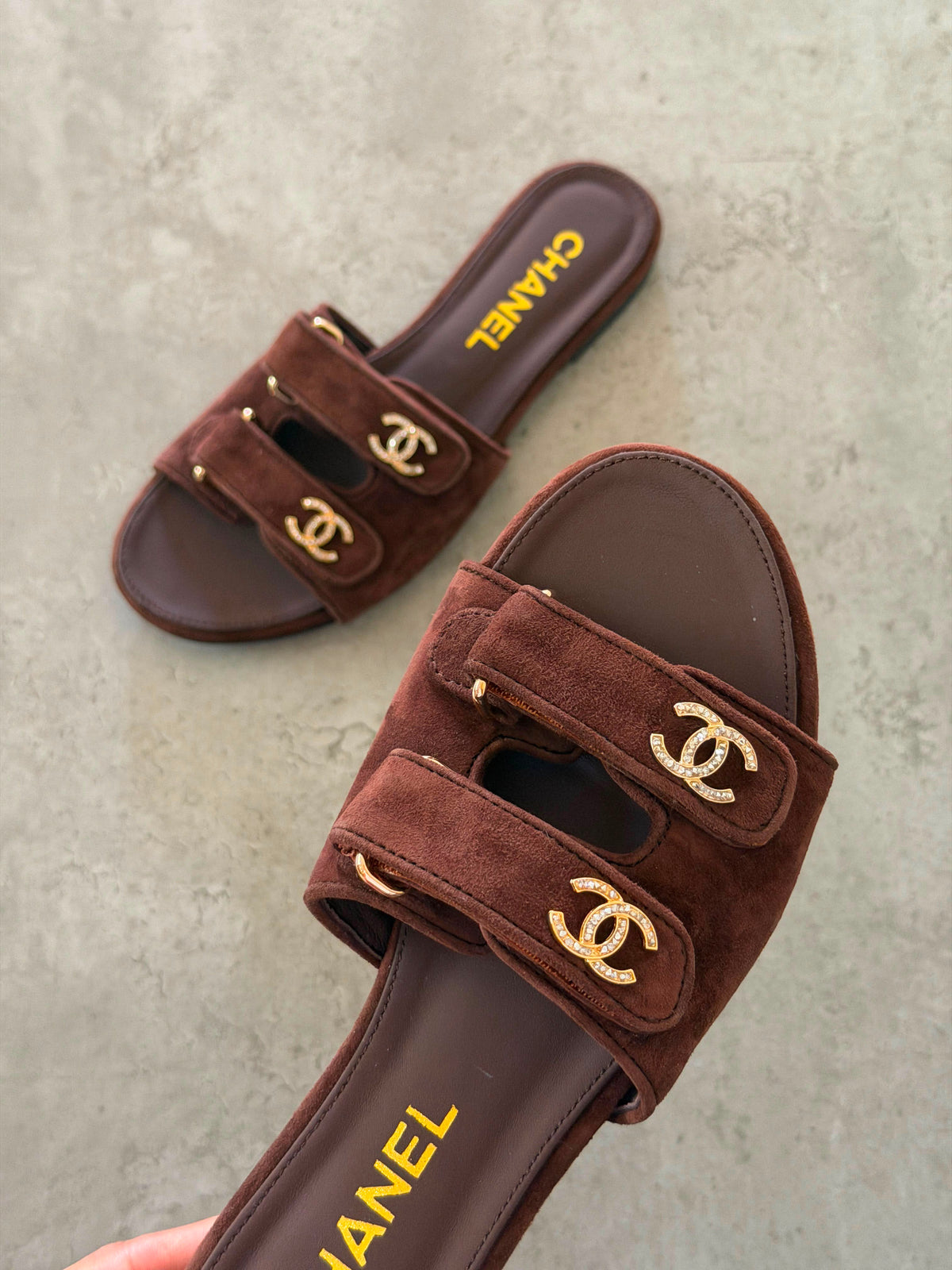 Chanel flat sandals in Suede