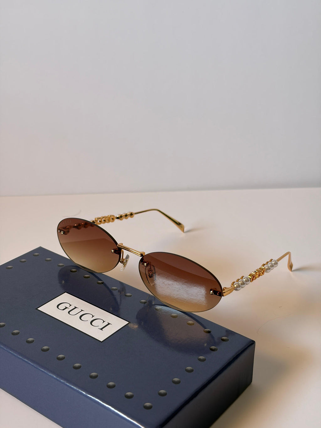 Gucci cat-eye Sunglasses