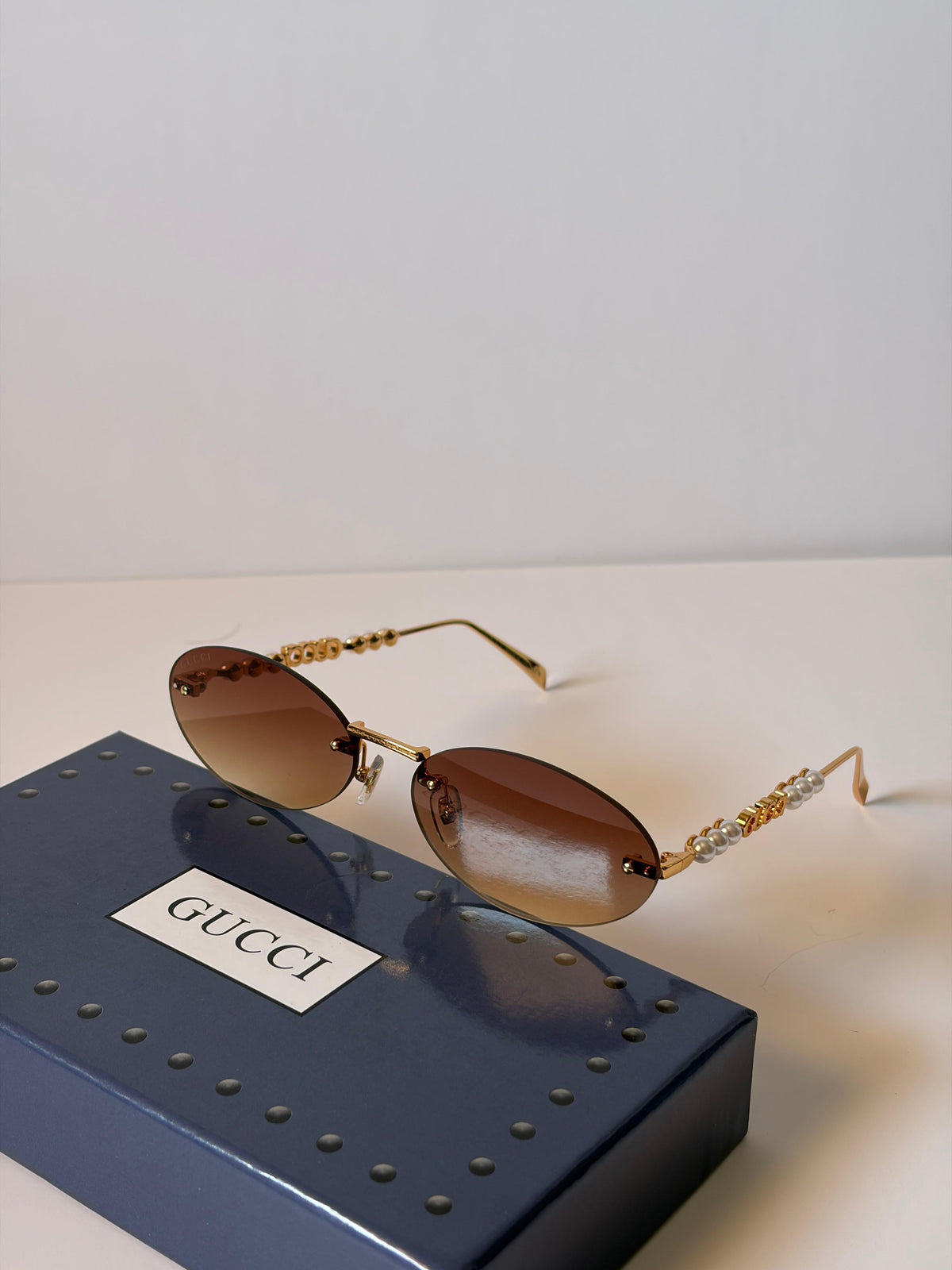 Gucci cat-eye Sunglasses