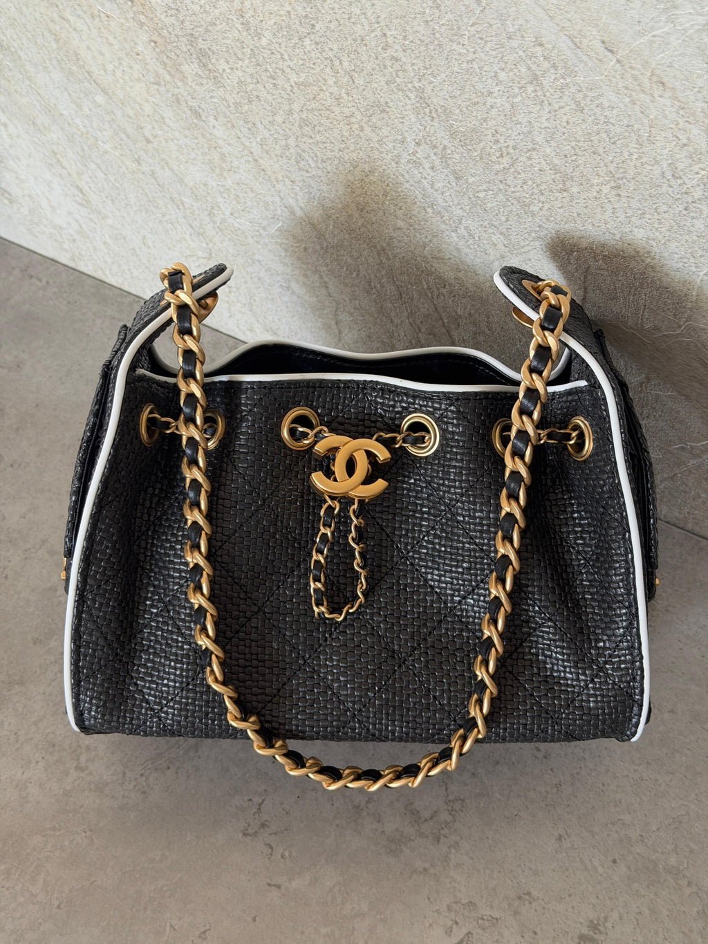 Chanel hobo Small 22cm
Raffia