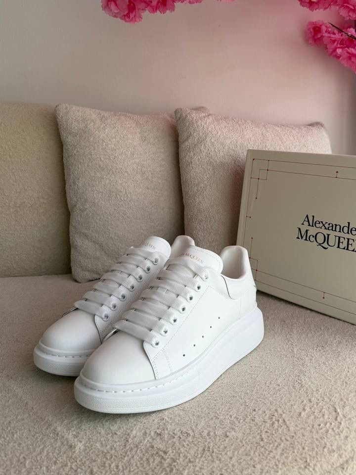 Alexander McQueen Oversized sneakers